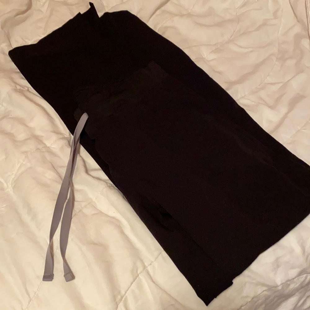Figs set, black, small-flare bottom, small top!